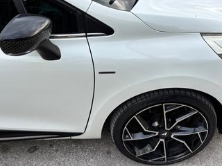 Renault Clio 2017 *EDITION ONE* 1.5 dci90 eco2 Edition One Bose 90hp automatic-thumb-52