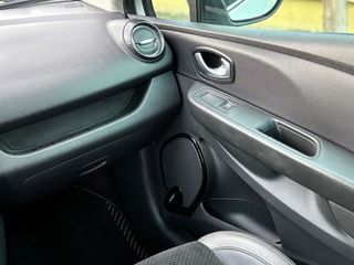 Renault Clio 2017 *EDITION ONE* 1.5 dci90 eco2 Edition One Bose 90hp automatic-thumb-10