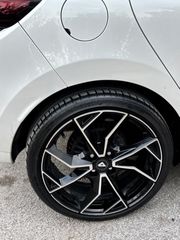 Renault Clio 2017 *EDITION ONE* 1.5 dci90 eco2 Edition One Bose 90hp automatic-thumb-14