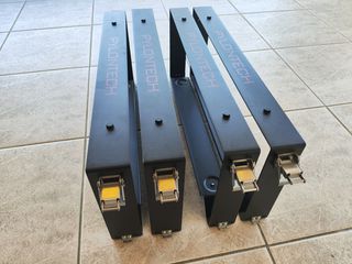 Σετ στηριγμάτων PYLONTECH για PYLONTECH US5000 / Σετ Καλωδίων Pylontech για τη σύνδεση Συστοιχίας Μπαταριών Pylontech/
