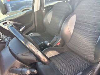 Peugeot 2008 2019-thumb-10