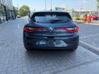 Renault Megane 2017-thumb-5