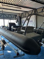 Falcon 2025 700RIB-thumb-4