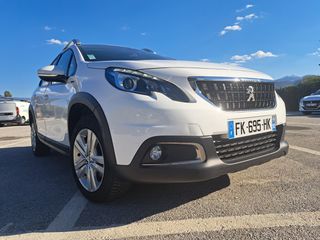 Peugeot 2008 2019 Peugeot 2008 1.2 PureTech Signature
