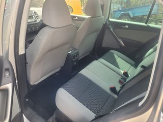 Volkswagen Tiguan 2008-thumb-4