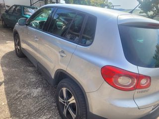 Volkswagen Tiguan 2008-thumb-8