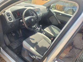 Volkswagen Tiguan 2008-thumb-12