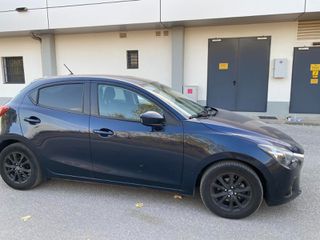 Mazda 2 2015 <DANOS CARS>-thumb-3