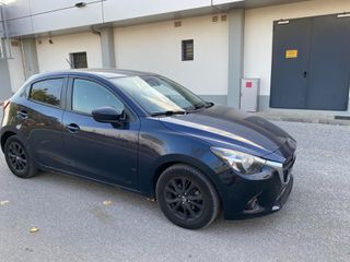 Mazda 2 2015 <DANOS CARS>-thumb-4