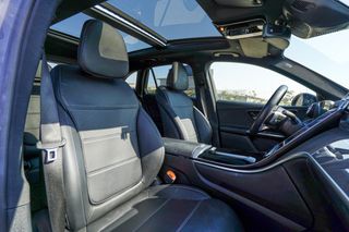 Mercedes-Benz GLC 300 2023 e 4MATIC/AMG LINE PREMIUM PLUS/PANORAMA/MASSAGE/VENT SEATS-thumb-30