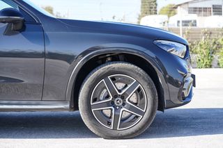 Mercedes-Benz GLC 300 2023 e 4MATIC/AMG LINE PREMIUM PLUS/PANORAMA/MASSAGE/VENT SEATS-thumb-6