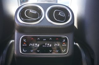 Mercedes-Benz GLC 300 2023 e 4MATIC/AMG LINE PREMIUM PLUS/PANORAMA/MASSAGE/VENT SEATS-thumb-32