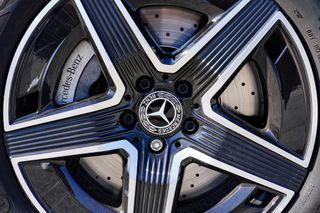 Mercedes-Benz GLC 300 2023 e 4MATIC/AMG LINE PREMIUM PLUS/PANORAMA/MASSAGE/VENT SEATS-thumb-7