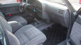 Toyota 4-Runner 1991 hilux-thumb-12