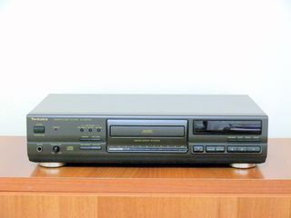 CD PLAYER Technics SL-PG570