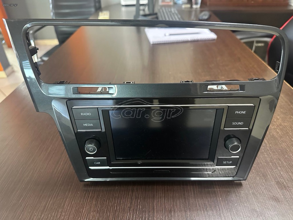 Ράδιο/ ραδιόφωνο  VW GOLF VII  5G6035869C μαζι με το πλαίσιο του