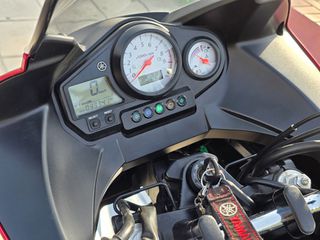 Yamaha TDM 900 2010 TDM 900-thumb-11