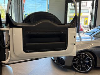 Land Rover Defender 2021 P400e Plug-In - VENERIS MOTORS-thumb-61