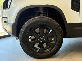Land Rover Defender 2021 P400e Plug-In - VENERIS MOTORS-thumb-14