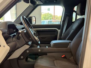 Land Rover Defender 2021 P400e Plug-In - VENERIS MOTORS-thumb-27