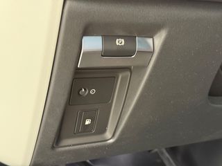 Land Rover Defender 2021 P400e Plug-In - VENERIS MOTORS-thumb-30