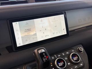 Land Rover Defender 2021 P400e Plug-In - VENERIS MOTORS-thumb-32
