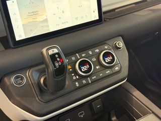 Land Rover Defender 2021 P400e Plug-In - VENERIS MOTORS-thumb-33