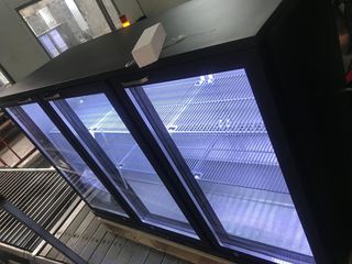 INOXWEB 2027-Βιτρίνα ψυχόμενη επιτραπέζια μαύρη με 3 αρθρωτές πόρτες MAX-09400910