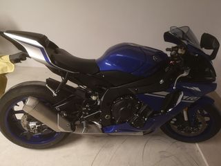 Yamaha YZF-R1 2017-thumb-1