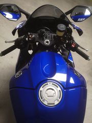 Yamaha YZF-R1 2017-thumb-4
