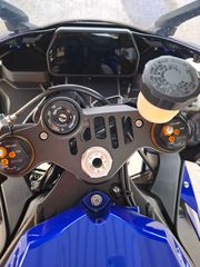 Yamaha YZF-R1 2017-thumb-7