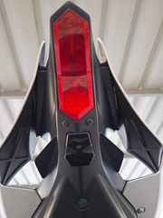 Yamaha YZF-R1 2017-thumb-12