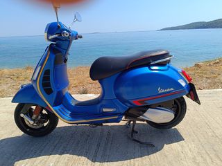 Vespa GTS 300 2019 vespa-thumb-4