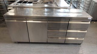 ΤΡΟΧΗΛΑΤΟ ΕΡΜΑΡΙΟ ΜΕ 2 ΑΜΠΑΡΙΑ ΚΑΙ 6 ΣΥΡΤΑΡΙΑ	188Χ60Χ88 CM