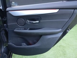 Bmw 218 Active Tourer 2015-thumb-23