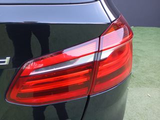 Bmw 218 Active Tourer 2015-thumb-33