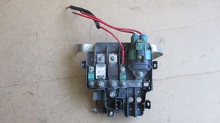 Ασφαλειοθήκη πόλων μπαταρίας, diesel 2.0lt dCi, από Renault Traffic, Opel Vivaro, Nissan Primastar '02-'13