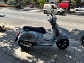 Vespa GTS 300 2021 SUPER TECH