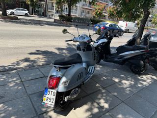 Vespa GTS 300 2021 SUPER TECH-thumb-1