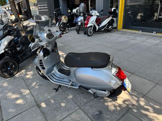 Vespa GTS 300 2021 SUPER TECH-thumb-2