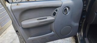 Jeep Cherokee 2005 LIMITED-thumb-18