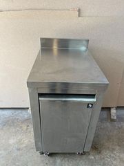 Ερμάριο με ενσωματωμένο  τροχήλατο κάδο και ανασήκωμα πίσω, Διαστάσεις: 50χ70χ76cm