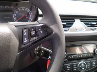 Opel Corsa 2015-thumb-5