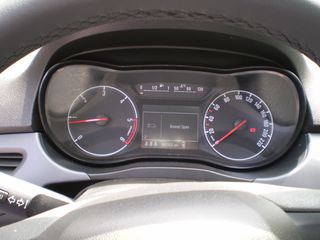 Opel Corsa 2015-thumb-9