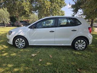 Volkswagen Polo 2010-thumb-4