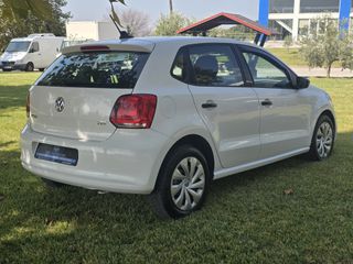 Volkswagen Polo 2010-thumb-5