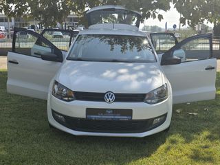 Volkswagen Polo 2010-thumb-6