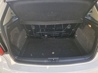 Volkswagen Polo 2010-thumb-13