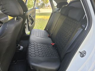 Volkswagen Polo 2010-thumb-14