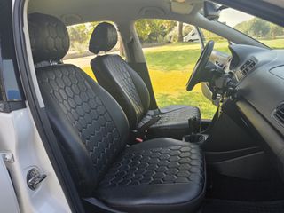 Volkswagen Polo 2010-thumb-19